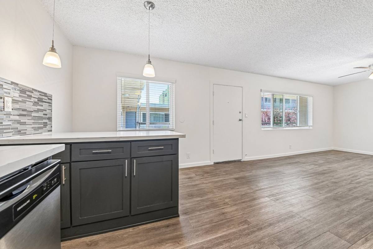 Apartment for rent at 6113 8th Ave, Los Angeles, CA 90043
