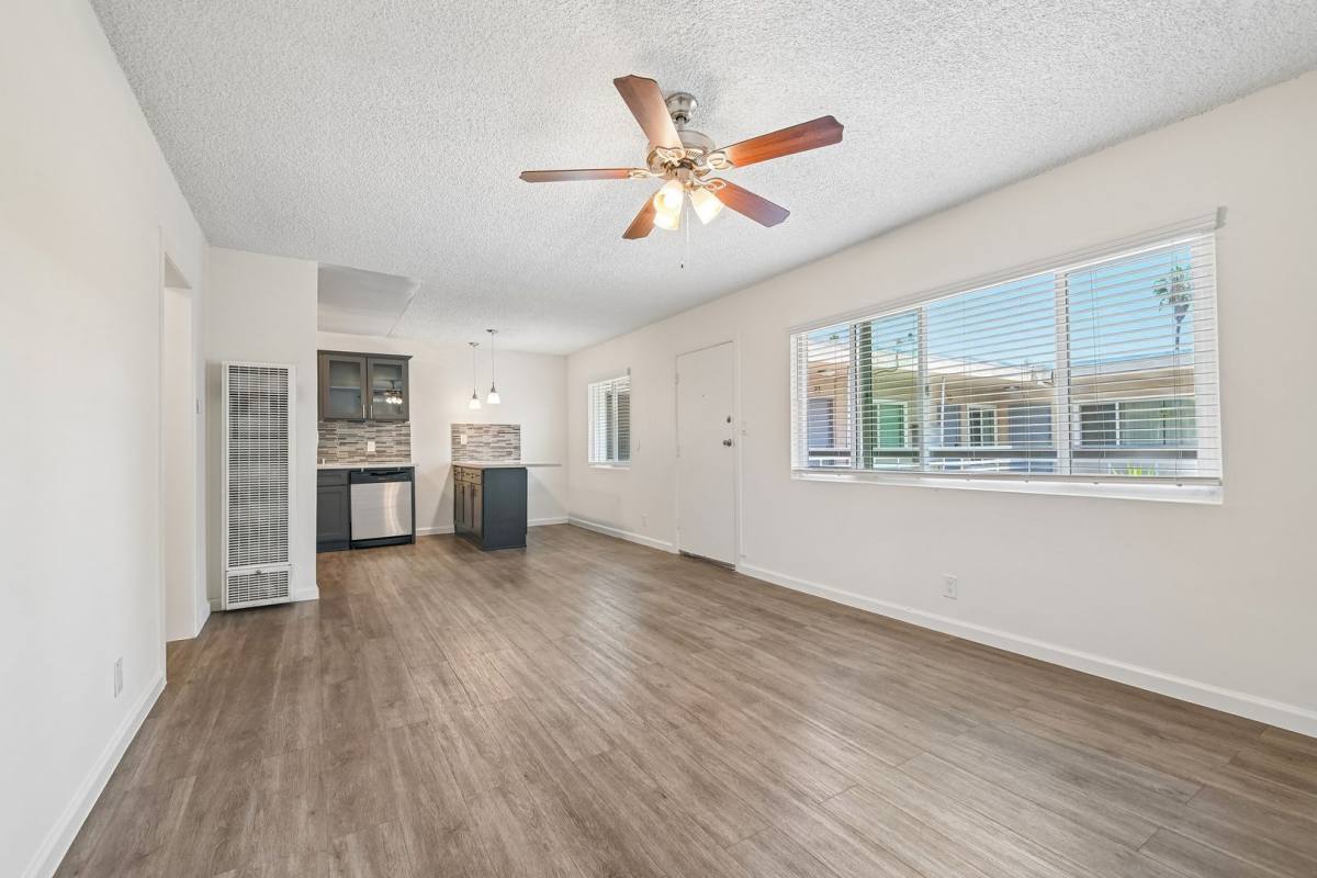 Apartment for rent at 6113 8th Ave, Los Angeles, CA 90043