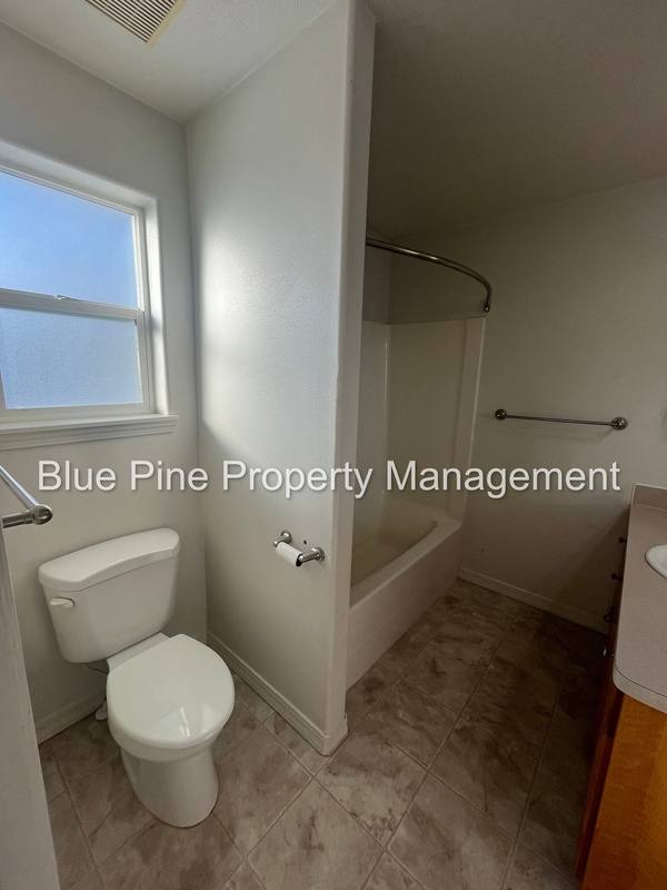 House for rent at 283 Kimberly Dr, Idaho Falls, ID 83401