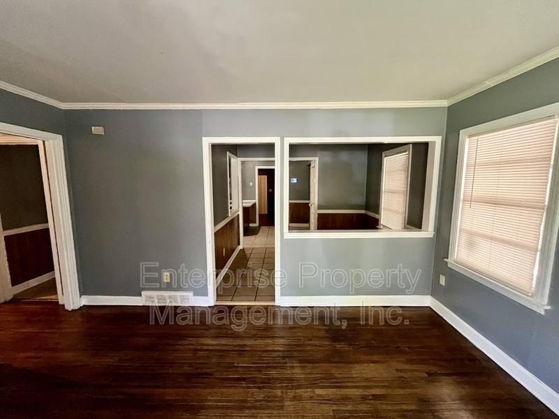 House for rent at 1922 St Elmo Ave, Memphis, TN 38127