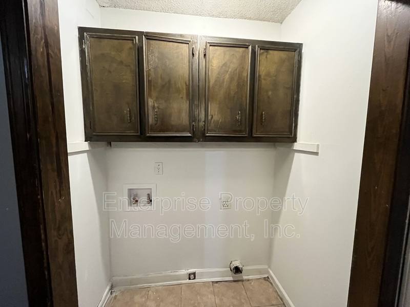 House for rent at 1922 St Elmo Ave, Memphis, TN 38127