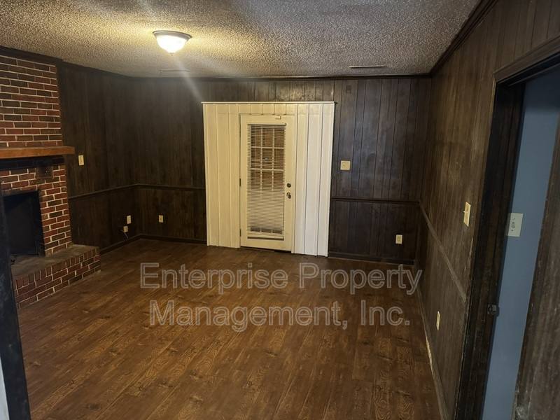 House for rent at 1922 St Elmo Ave, Memphis, TN 38127