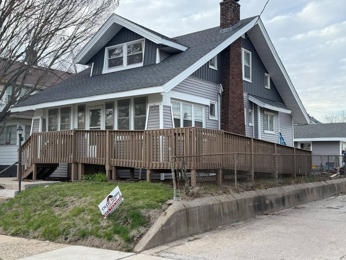 House for rent at 1531 21st Ave, Moline, IL 61265