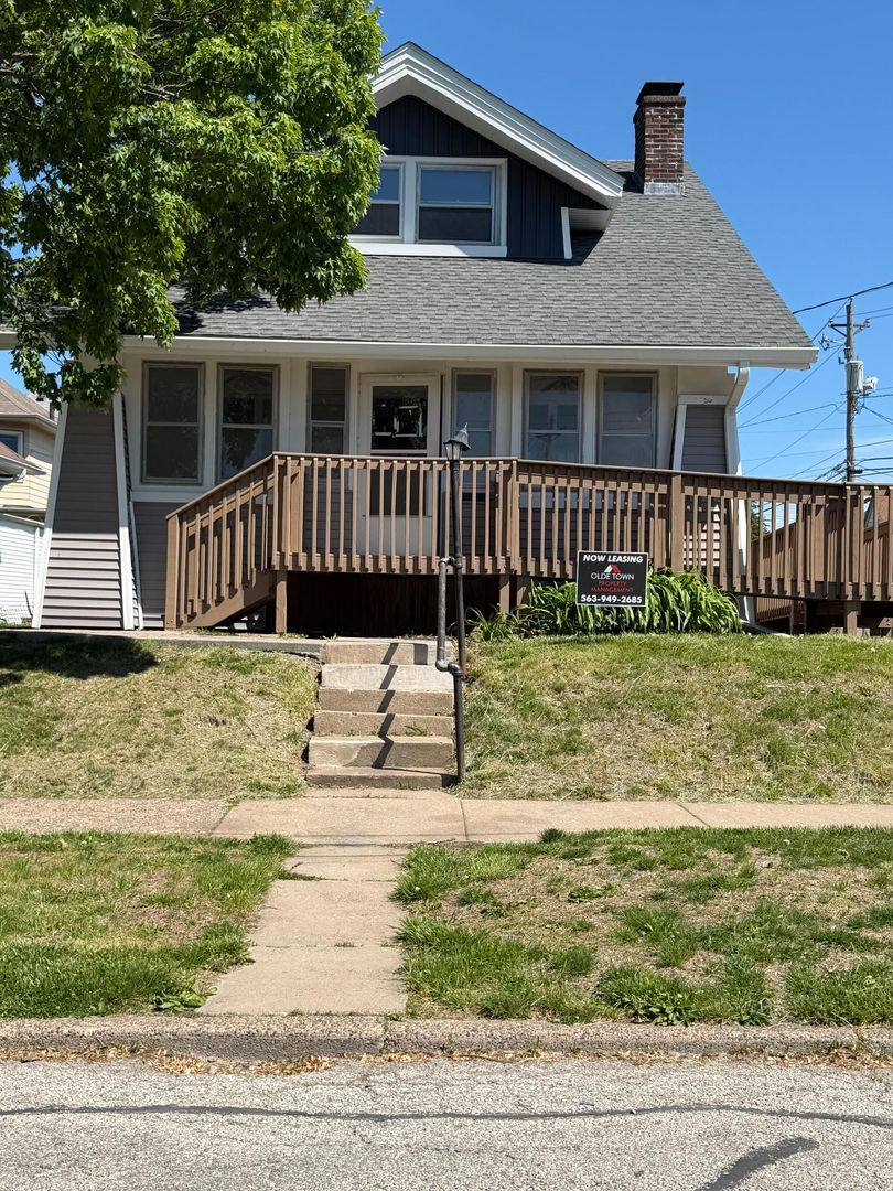 House for rent at 1531 21st Ave, Moline, IL 61265