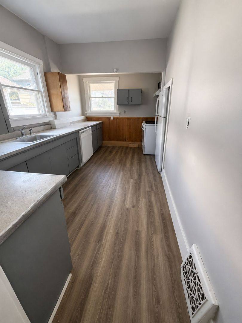 House for rent at 1531 21st Ave, Moline, IL 61265