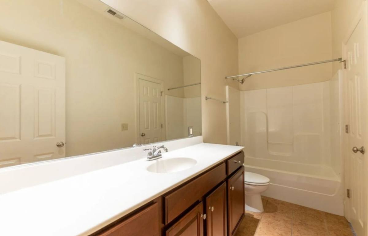 Apartment for rent at 1301 W Main St, Richmond, VA 23220