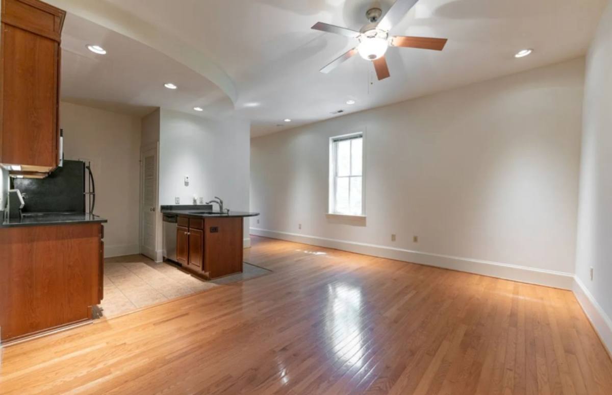 Apartment for rent at 1301 W Main St, Richmond, VA 23220