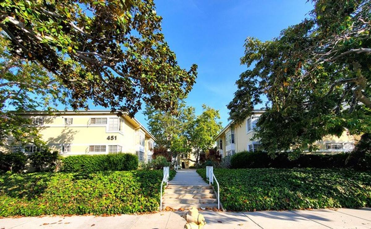 Apartment for rent at 451 San Vicente Blvd, Santa Monica, CA 90402
