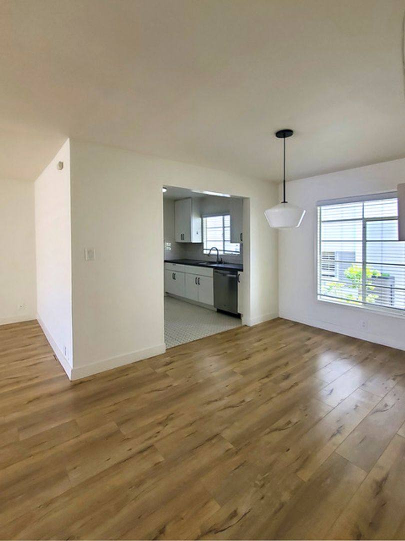 Apartment for rent at 451 San Vicente Blvd, Santa Monica, CA 90402