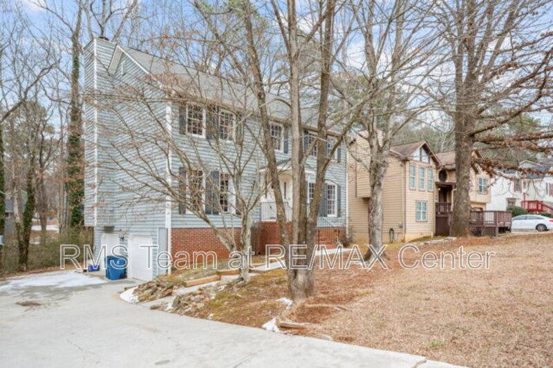 House for rent at 320 Saint Simons Cove, Lawrenceville, GA 30044