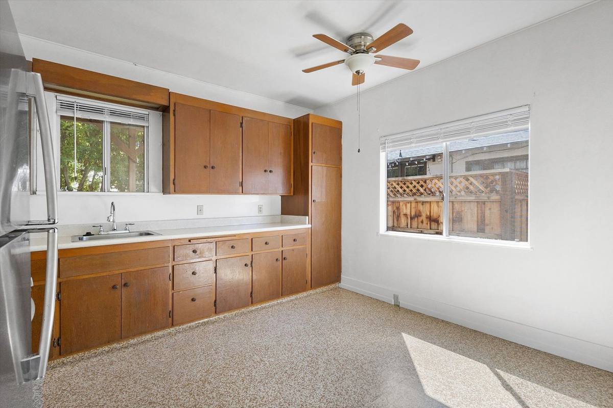Apartment for rent at 2312 San Antonio Ave, Alameda, CA 94501