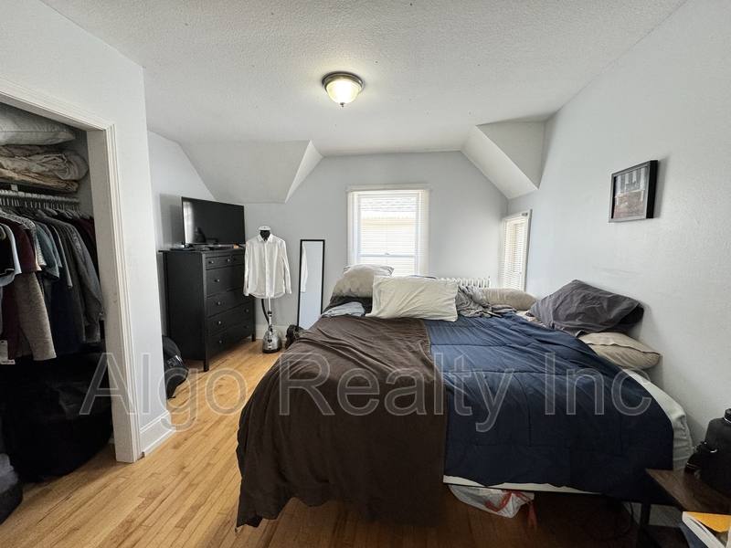 Apartment for rent at 648 Iglehart Ave #2, Saint Paul, MN 55104