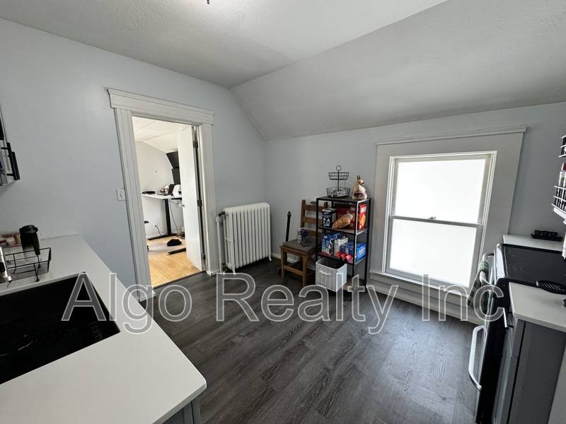 Apartment for rent at 648 Iglehart Ave #2, Saint Paul, MN 55104