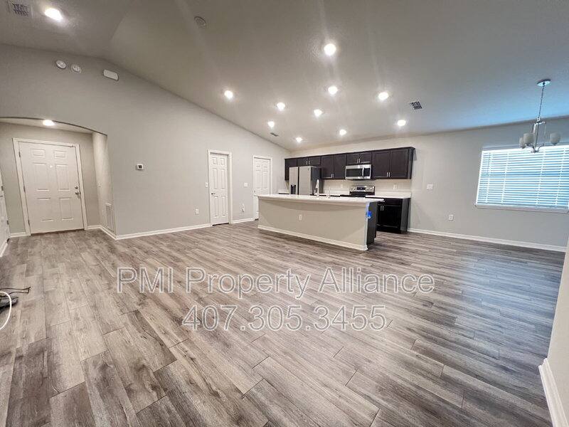 House for rent at 1002 Corso Dr, Winter Haven, FL 33884