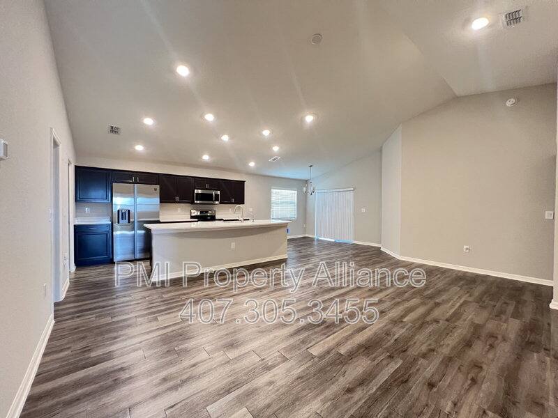 House for rent at 1002 Corso Dr, Winter Haven, FL 33884