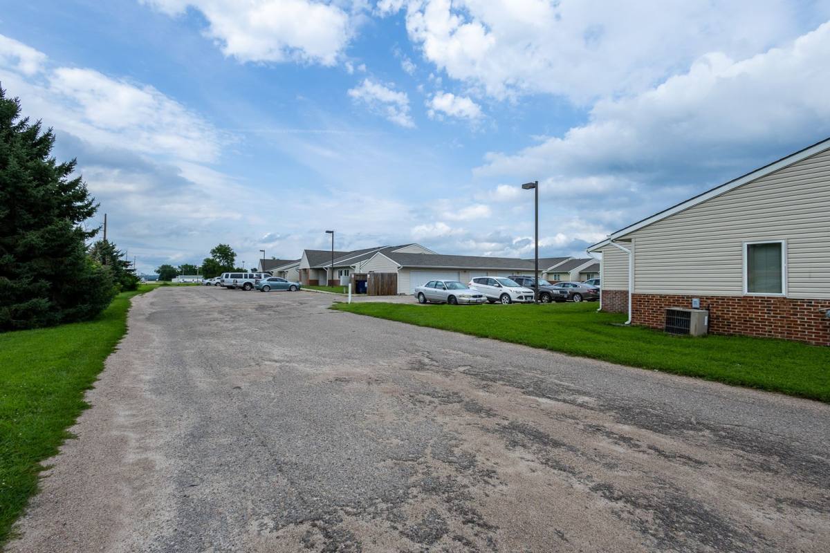 Apartment for rent at 940 E 16th St, Schuyler, NE 68661