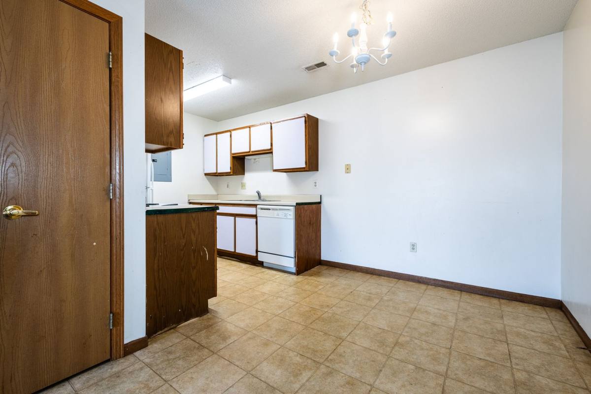 Apartment for rent at 940 E 16th St, Schuyler, NE 68661