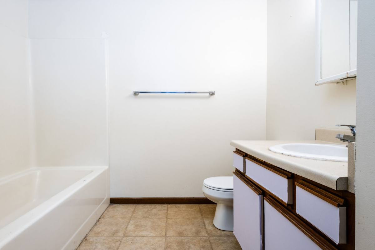 Apartment for rent at 940 E 16th St, Schuyler, NE 68661