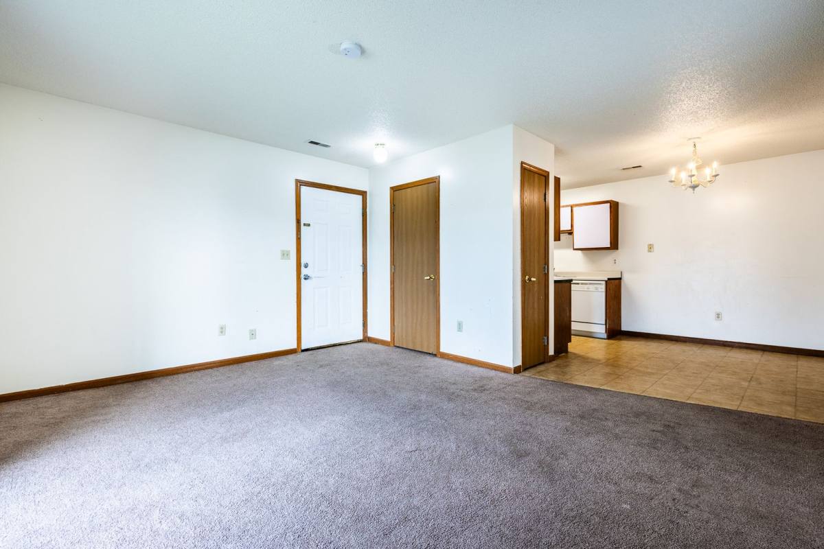 Apartment for rent at 940 E 16th St, Schuyler, NE 68661