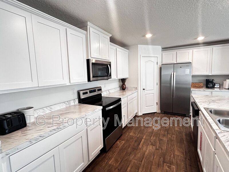 House for rent at 12571 Russian Olive Rd, Jacksonville, FL 32218
