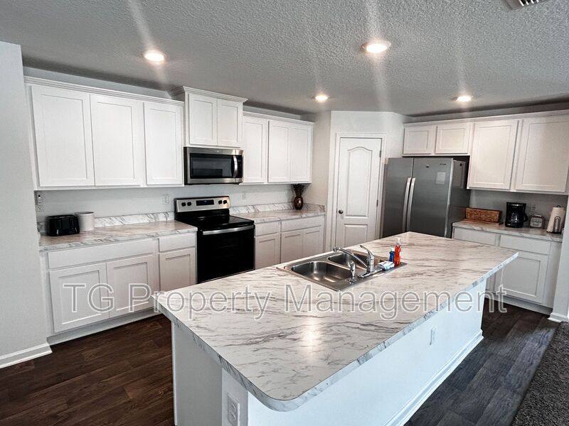 House for rent at 12571 Russian Olive Rd, Jacksonville, FL 32218