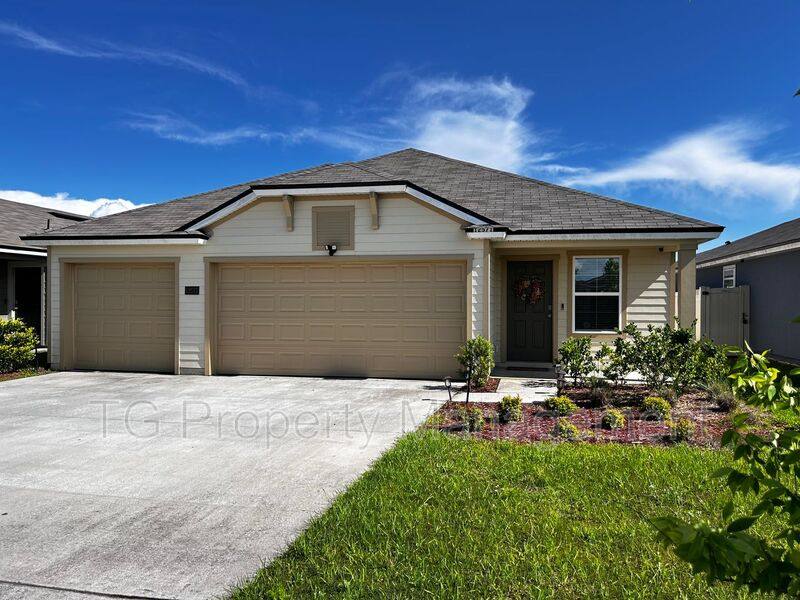 House for rent at 12571 Russian Olive Rd, Jacksonville, FL 32218