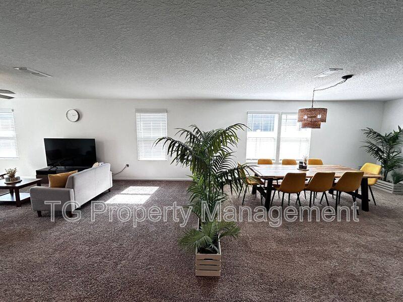 House for rent at 12571 Russian Olive Rd, Jacksonville, FL 32218