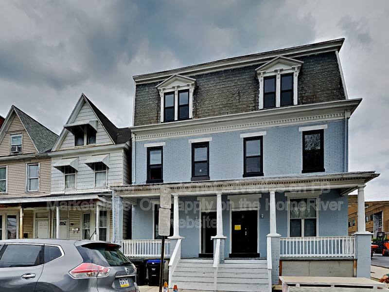 Apartment for rent at 33 S 18th St #2, Harrisburg, PA 17104