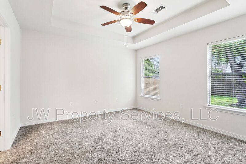 House for rent at 70252 8th St, Covington, LA 70433