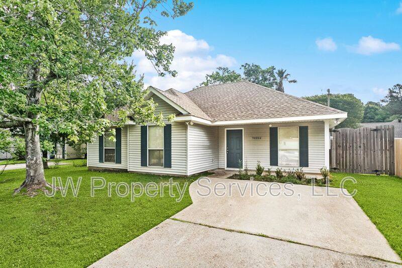 House for rent at 70252 8th St, Covington, LA 70433