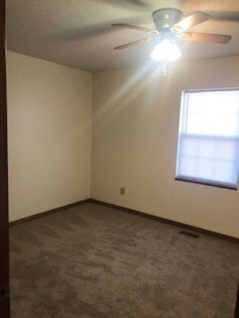 Townhouse for rent at 1005 Raleigh St #C, Elizabeth City, NC 27909