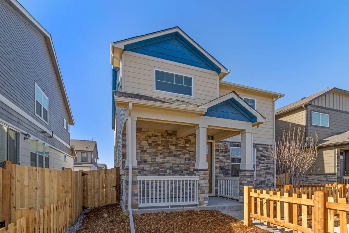 House for rent at 827 N Quatar St, Aurora, CO 80018