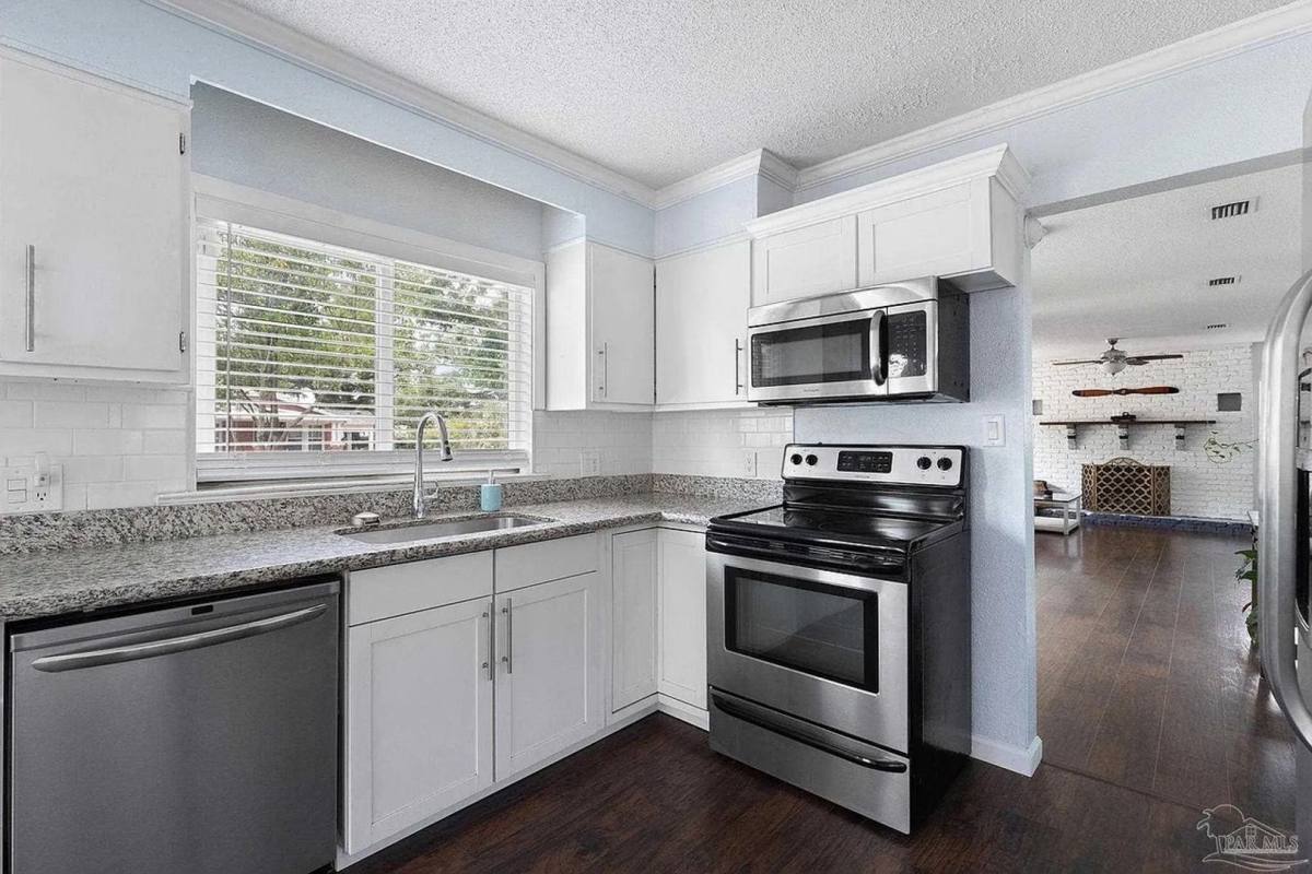 House for rent at 1760 W Government St, Pensacola, FL 32502