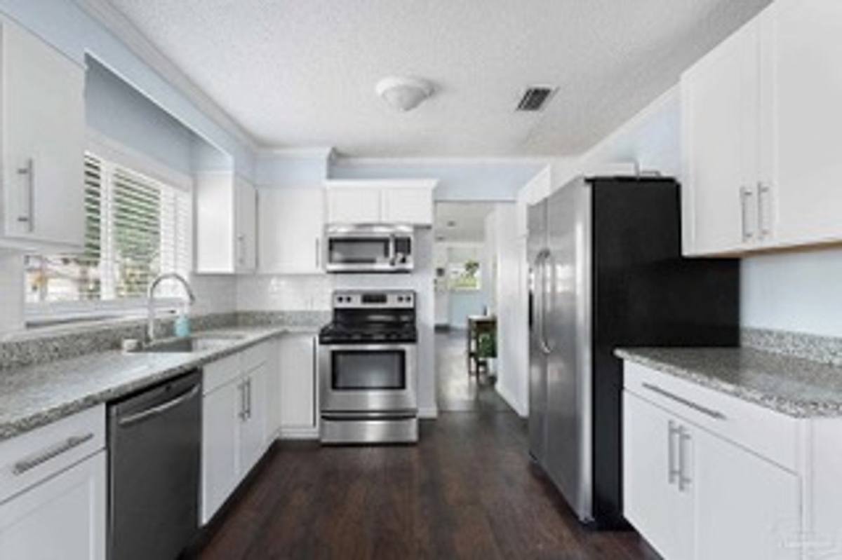 House for rent at 1760 W Government St, Pensacola, FL 32502