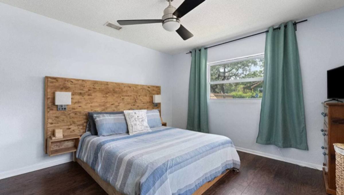 House for rent at 1760 W Government St, Pensacola, FL 32502