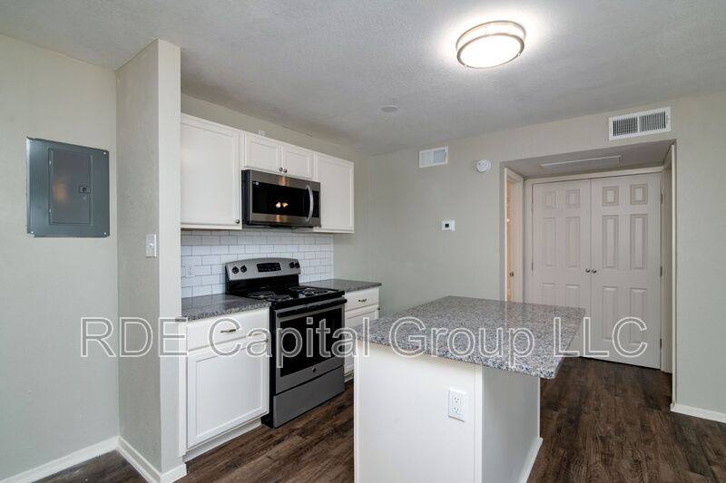 Apartment for rent at 8045 W Elizabeth Lane #223, Fort Worth, TX 76116