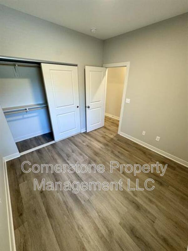 Townhouse for rent at 8687 Golden Lane - B, De Soto, KS 66018