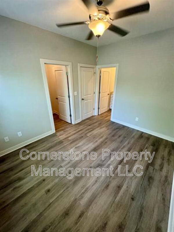 Townhouse for rent at 8687 Golden Lane - B, De Soto, KS 66018