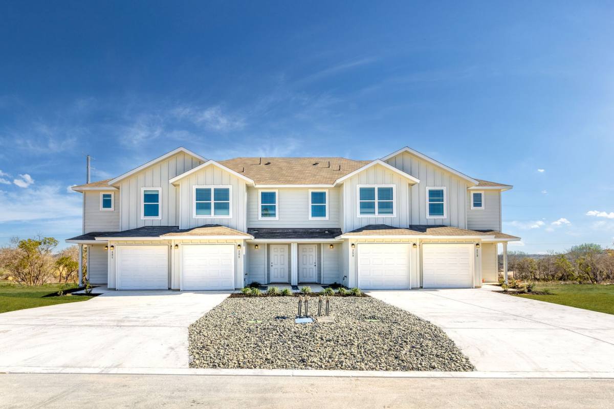 Townhouse for rent at 213 Stefan Estate, San Antonio, TX 78253