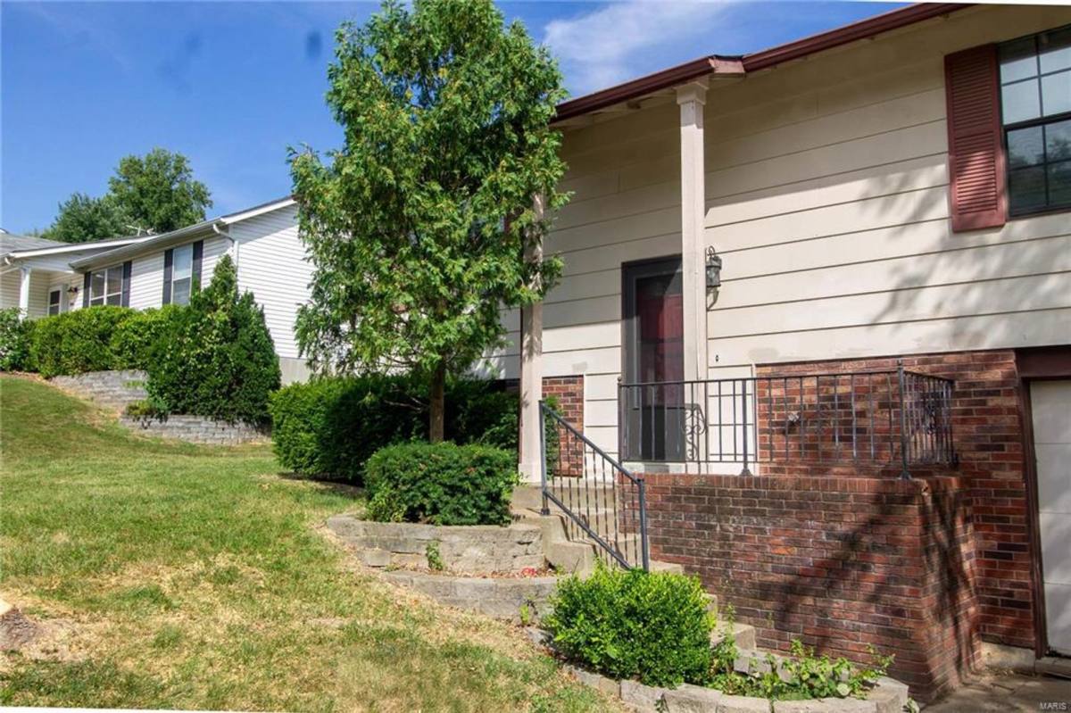 House for rent at 18 Brooker Court, Saint Peters, MO 63376