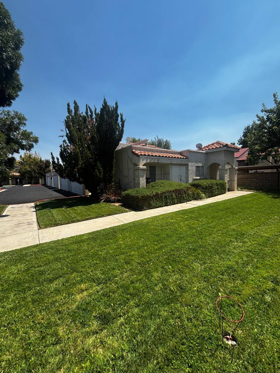 Townhouse for rent at 2818 - 2852 W Ave, Lancaster, CA 93536