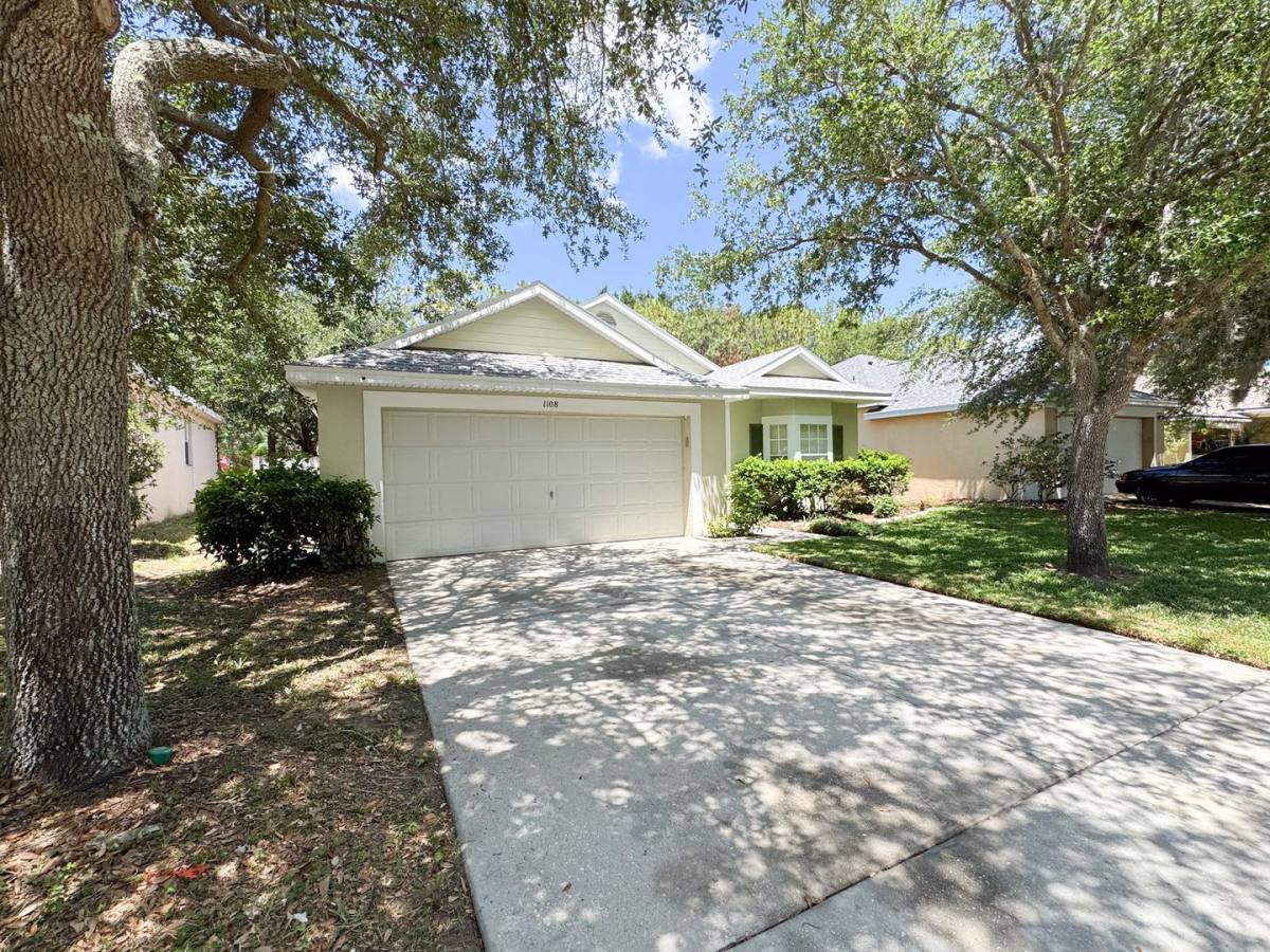 House for rent at 1108 Longville Circle, Tavares, FL 32778