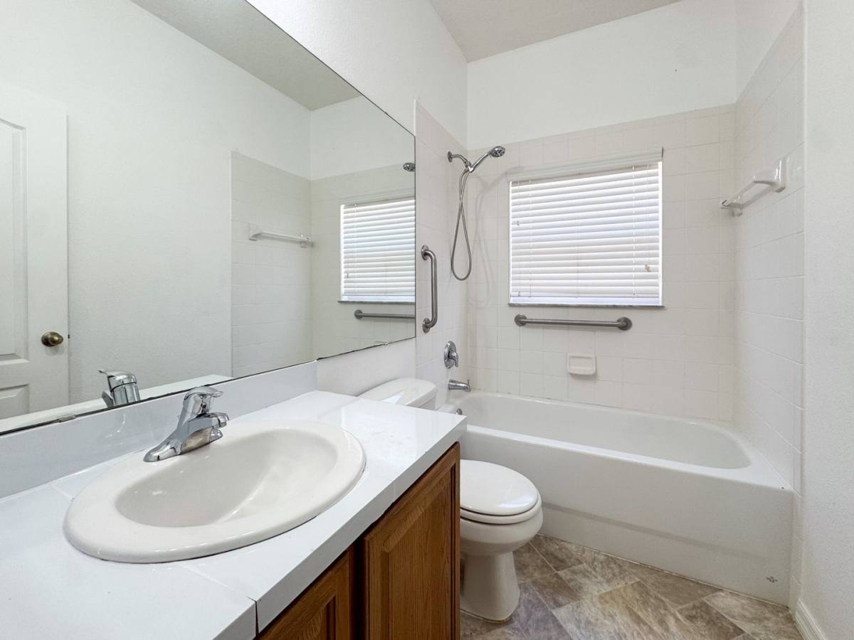 House for rent at 1108 Longville Circle, Tavares, FL 32778