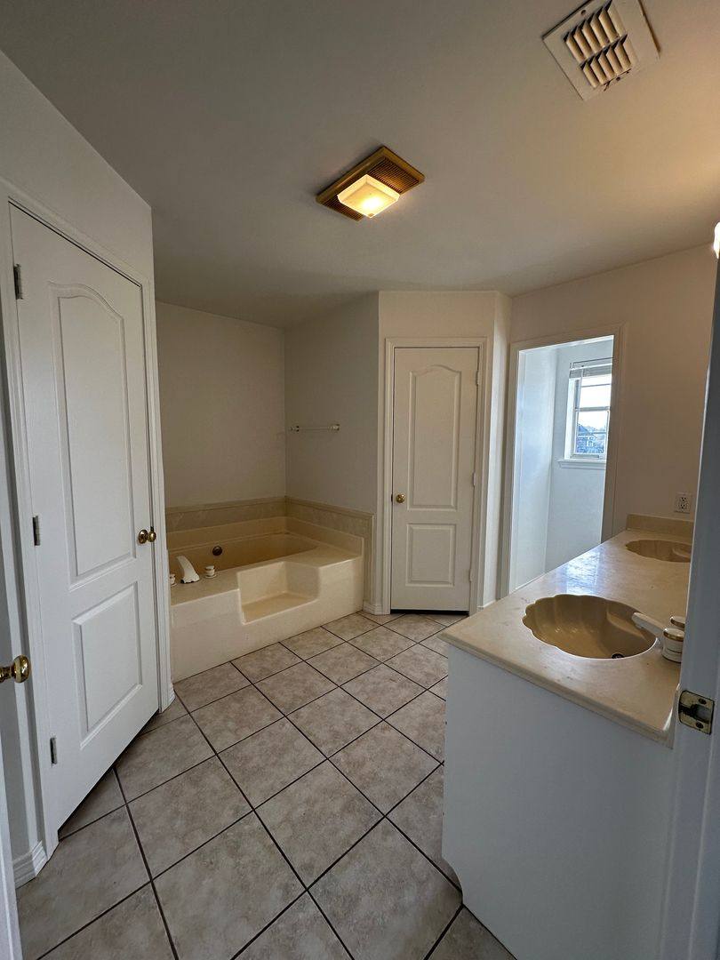 House for rent at 3800 Fern Ridge, Longview, TX 75604