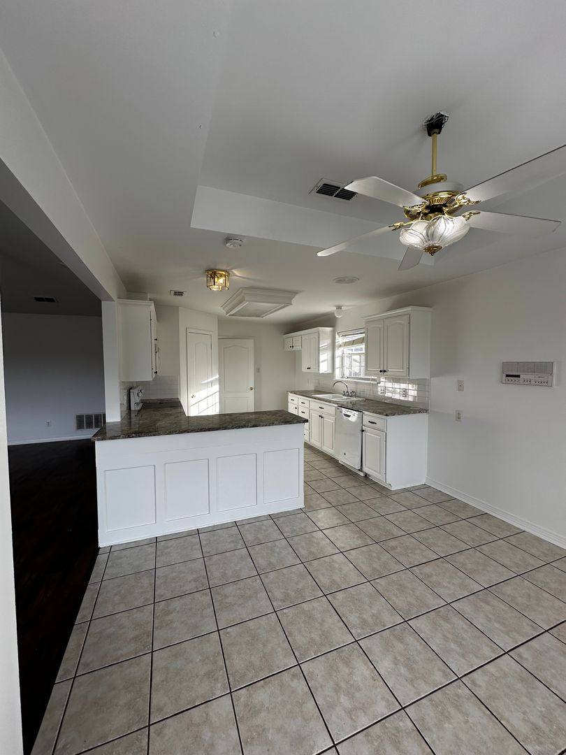 House for rent at 3800 Fern Ridge, Longview, TX 75604