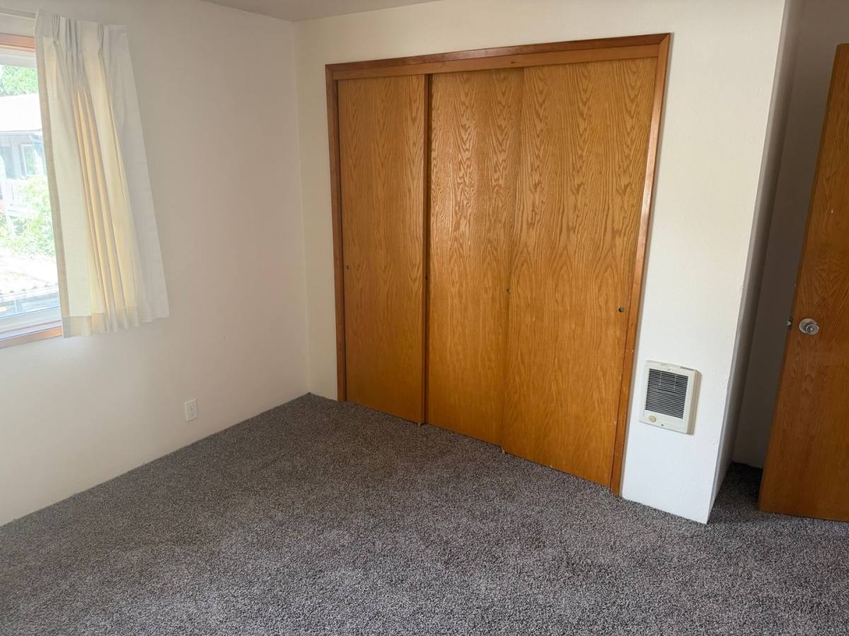 Apartment for rent at 2420 Pheasant Blvd, Springfield, OR 97477