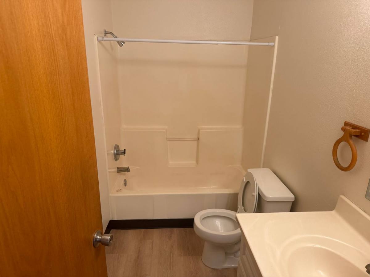 Apartment for rent at 2420 Pheasant Blvd, Springfield, OR 97477