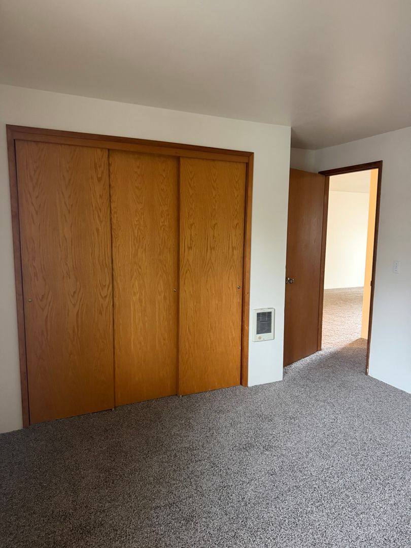 Apartment for rent at 2420 Pheasant Blvd, Springfield, OR 97477