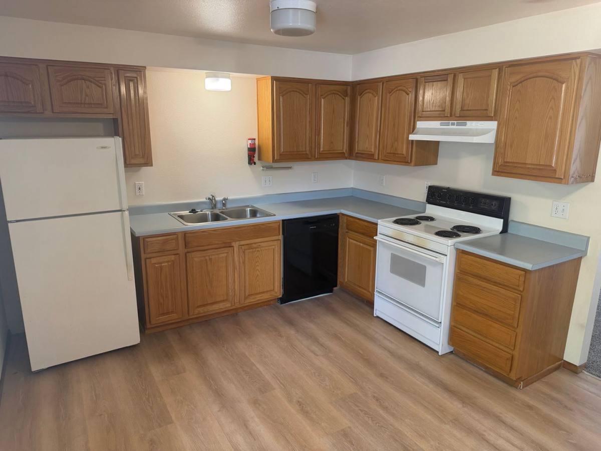 Apartment for rent at 2420 Pheasant Blvd, Springfield, OR 97477