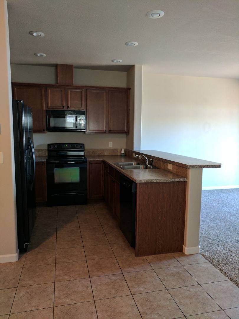 Apartment for rent at 311 - 339 S, Springfield, OR 97478